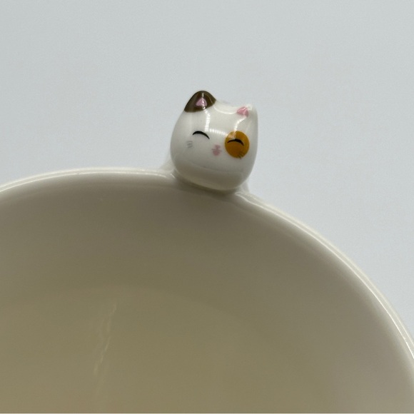 Genki Cats Coffee Cup With Cat Peeking Handle 12 fl oz Kitten Neko Design - Picture 9 of 9